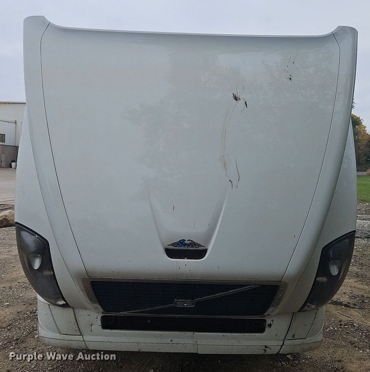 image for item NZ9038 2017 Volvo VNL  semi truck