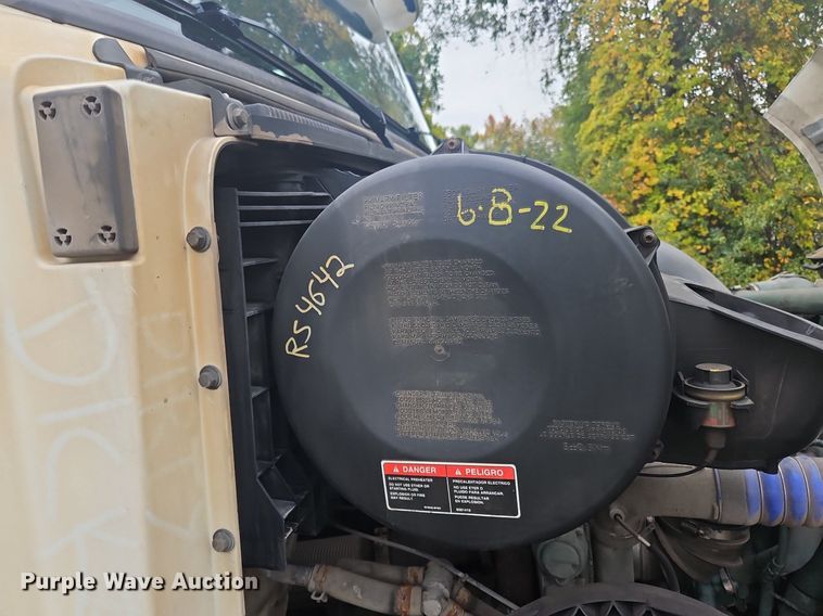 image for item NZ9038 2017 Volvo VNL  semi truck