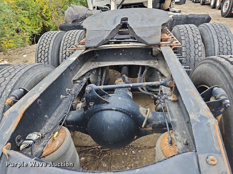 image for item NZ9038 2017 Volvo VNL  semi truck