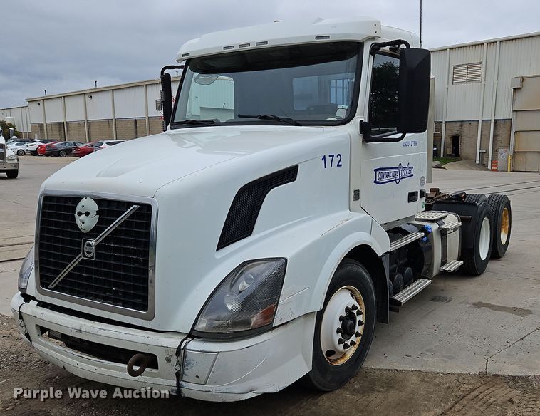 image for item NZ9039 2016 Volvo VNL  semi truck