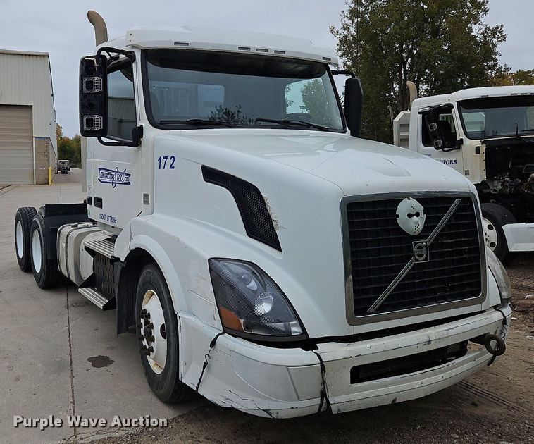 image for item NZ9039 2016 Volvo VNL  semi truck