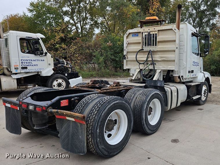 image for item NZ9039 2016 Volvo VNL  semi truck