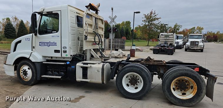 image for item NZ9039 2016 Volvo VNL  semi truck