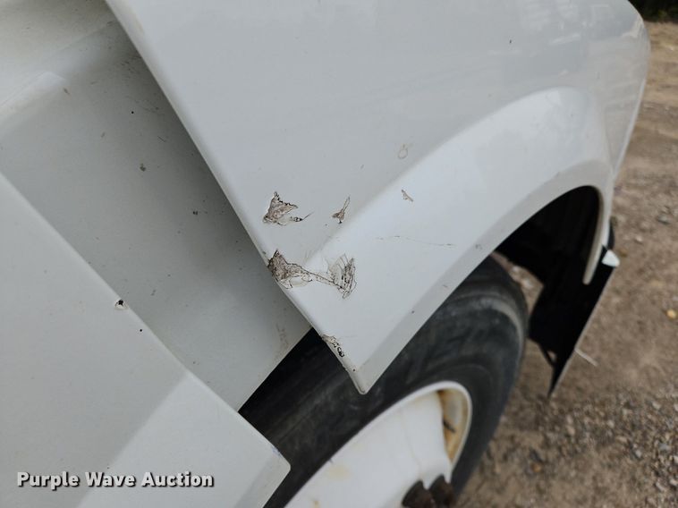 image for item NZ9039 2016 Volvo VNL  semi truck