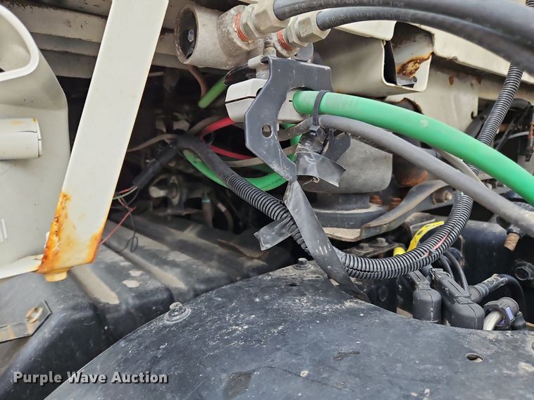 image for item NZ9039 2016 Volvo VNL  semi truck