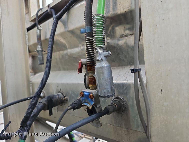 image for item NZ9039 2016 Volvo VNL  semi truck