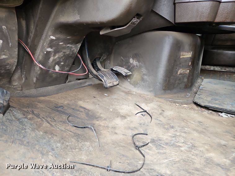 image for item NZ9039 2016 Volvo VNL  semi truck