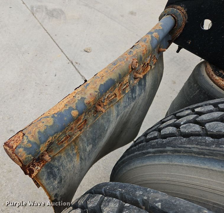 image for item NZ9039 2016 Volvo VNL  semi truck