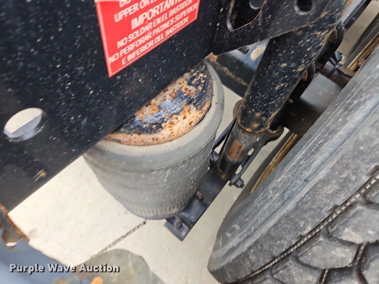 image for item NZ9039 2016 Volvo VNL  semi truck