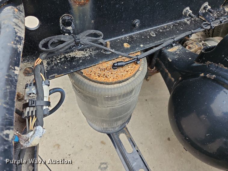 image for item NZ9039 2016 Volvo VNL  semi truck