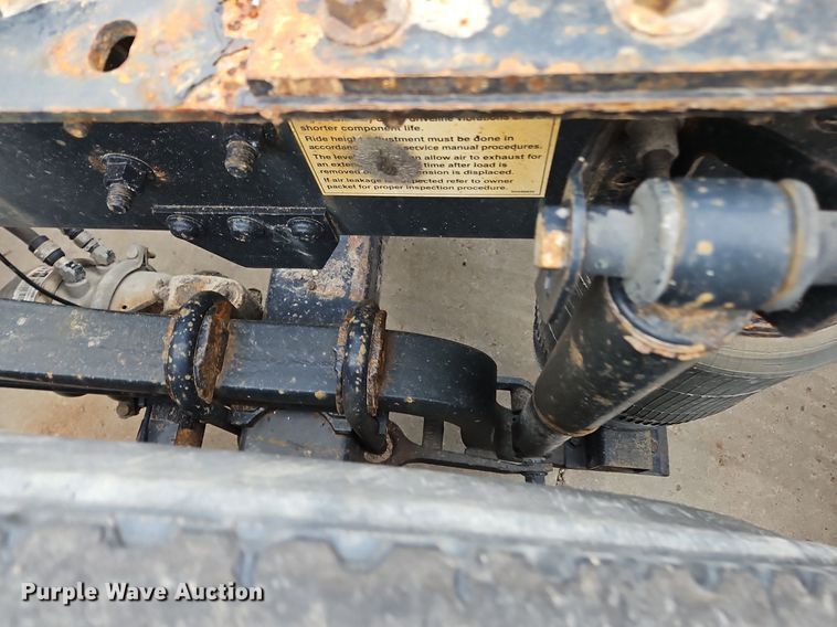 image for item NZ9039 2016 Volvo VNL  semi truck