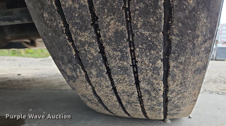 image for item NZ9039 2016 Volvo VNL  semi truck