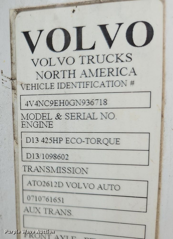 image for item NZ9039 2016 Volvo VNL  semi truck