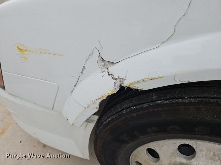 image for item NZ9040 2013 Volvo VNL  semi truck