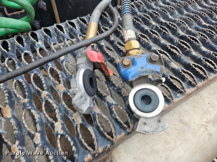 image for item NZ9040 2013 Volvo VNL  semi truck