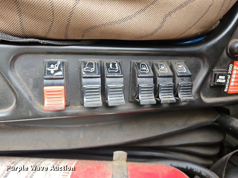 image for item NZ9040 2013 Volvo VNL  semi truck