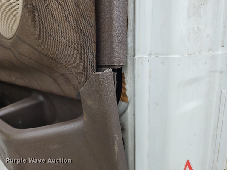 image for item NZ9040 2013 Volvo VNL  semi truck