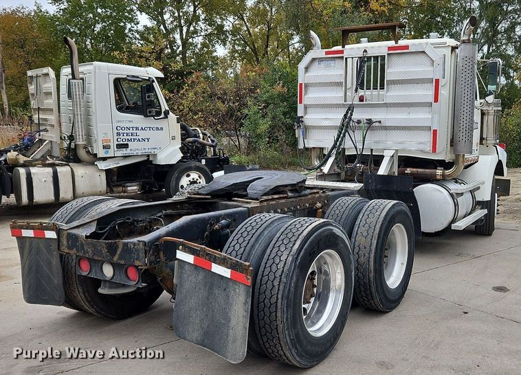 image for item NZ9041 2011 Western Star 4900EX  semi truck