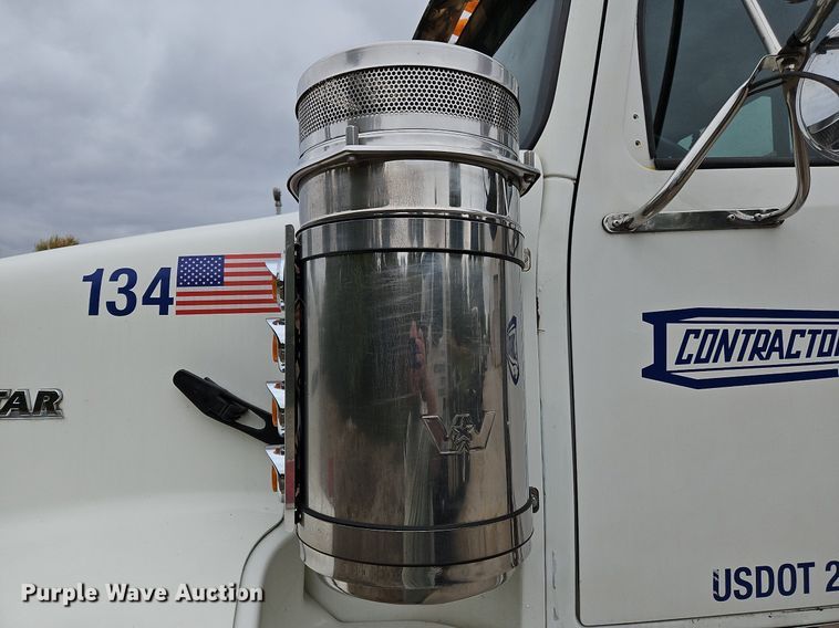 image for item NZ9041 2011 Western Star 4900EX  semi truck