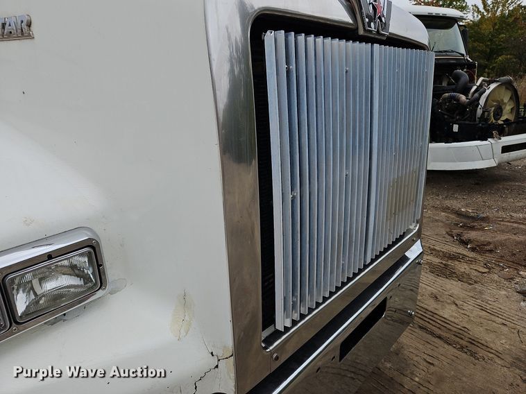 image for item NZ9041 2011 Western Star 4900EX  semi truck