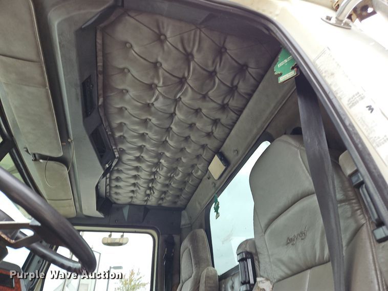 image for item NZ9041 2011 Western Star 4900EX  semi truck