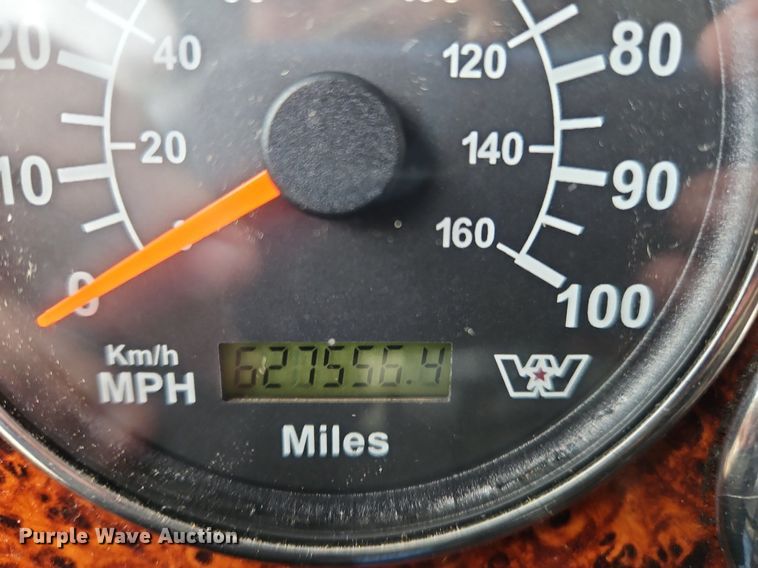 image for item NZ9041 2011 Western Star 4900EX  semi truck