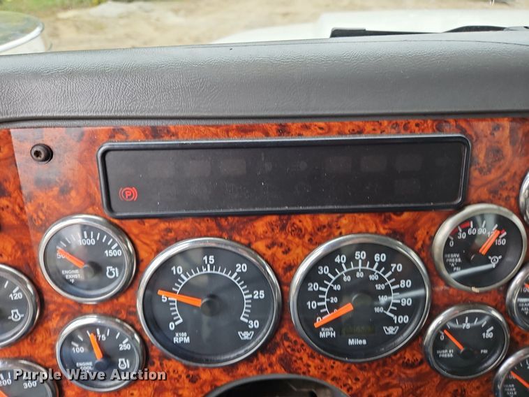 image for item NZ9041 2011 Western Star 4900EX  semi truck