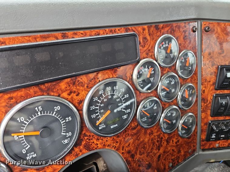 image for item NZ9041 2011 Western Star 4900EX  semi truck