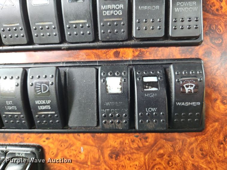 image for item NZ9041 2011 Western Star 4900EX  semi truck