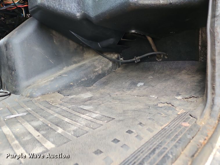 image for item NZ9041 2011 Western Star 4900EX  semi truck