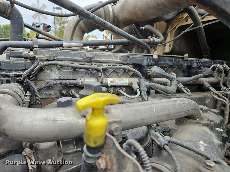 image for item NZ9041 2011 Western Star 4900EX  semi truck