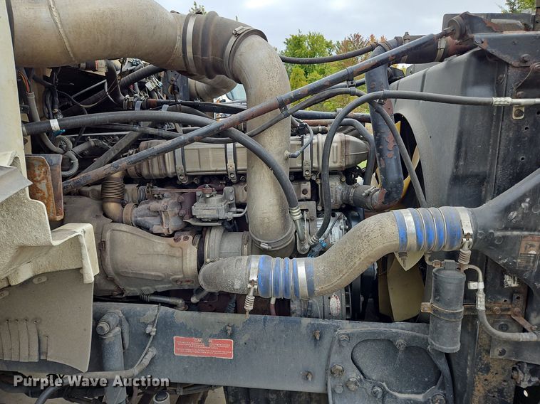 image for item NZ9041 2011 Western Star 4900EX  semi truck