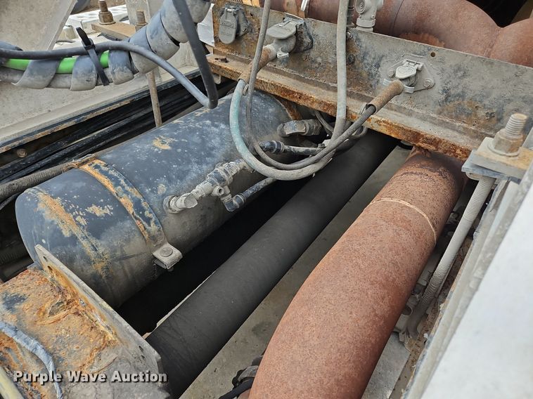 image for item NZ9041 2011 Western Star 4900EX  semi truck