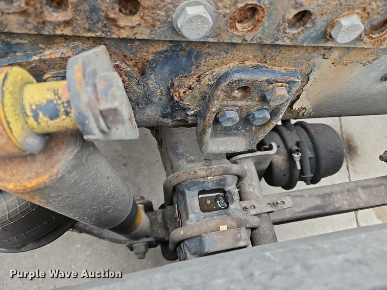 image for item NZ9041 2011 Western Star 4900EX  semi truck