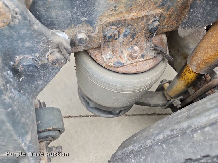 image for item NZ9041 2011 Western Star 4900EX  semi truck