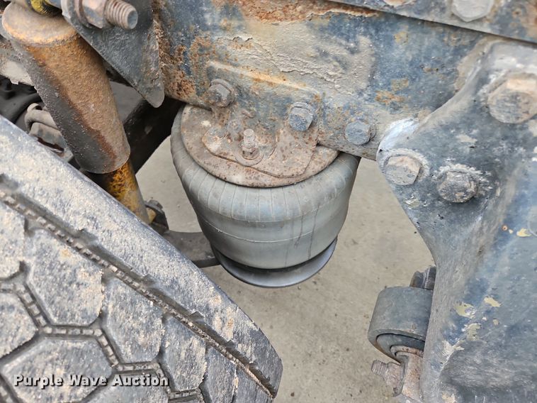 image for item NZ9041 2011 Western Star 4900EX  semi truck