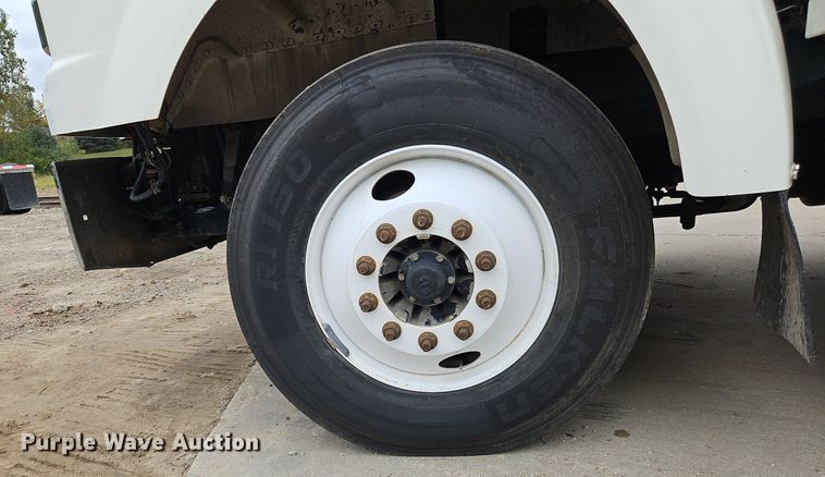 image for item NZ9041 2011 Western Star 4900EX  semi truck