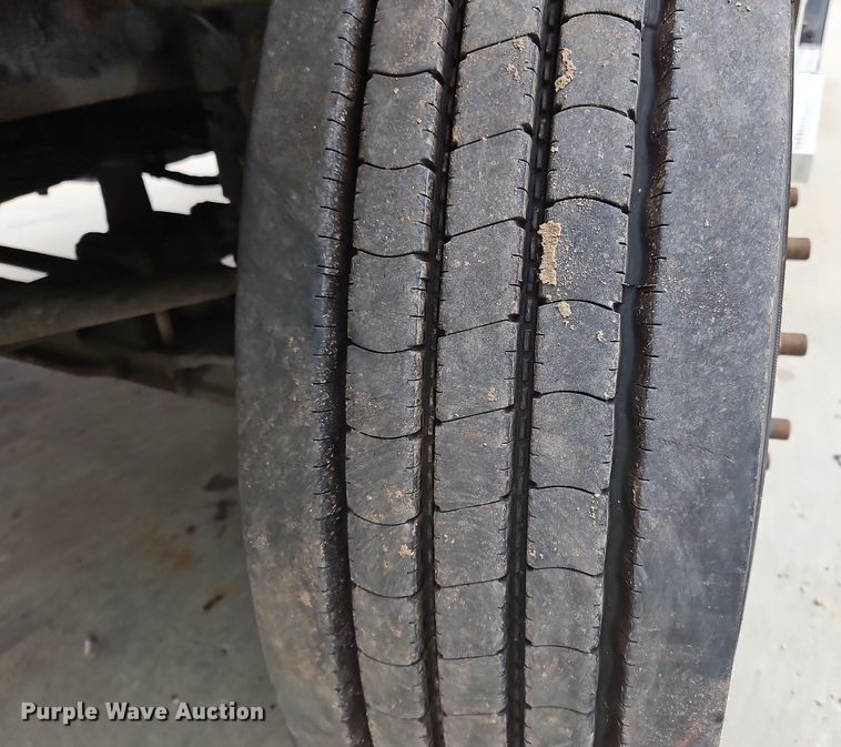 image for item NZ9041 2011 Western Star 4900EX  semi truck