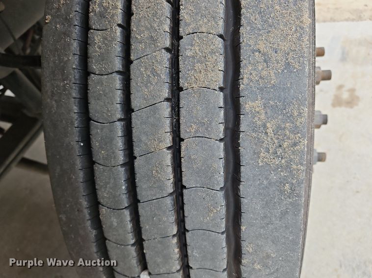 image for item NZ9041 2011 Western Star 4900EX  semi truck