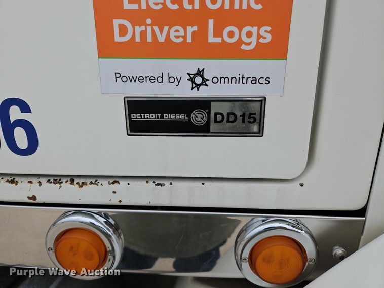 image for item NZ9041 2011 Western Star 4900EX  semi truck