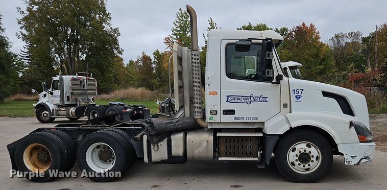 image for item NZ9042 2014 Volvo VNL  semi truck