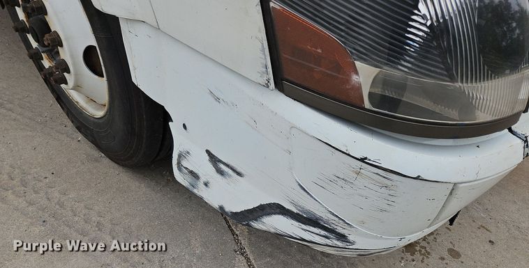 image for item NZ9042 2014 Volvo VNL  semi truck