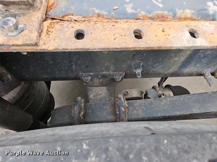 image for item NZ9042 2014 Volvo VNL  semi truck