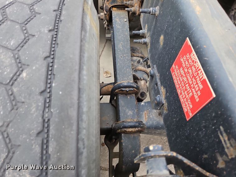 image for item NZ9042 2014 Volvo VNL  semi truck