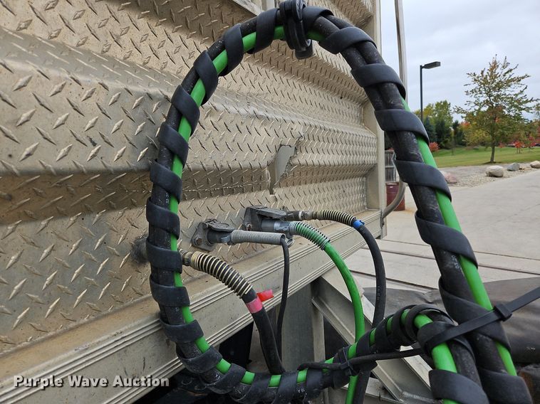 image for item NZ9042 2014 Volvo VNL  semi truck