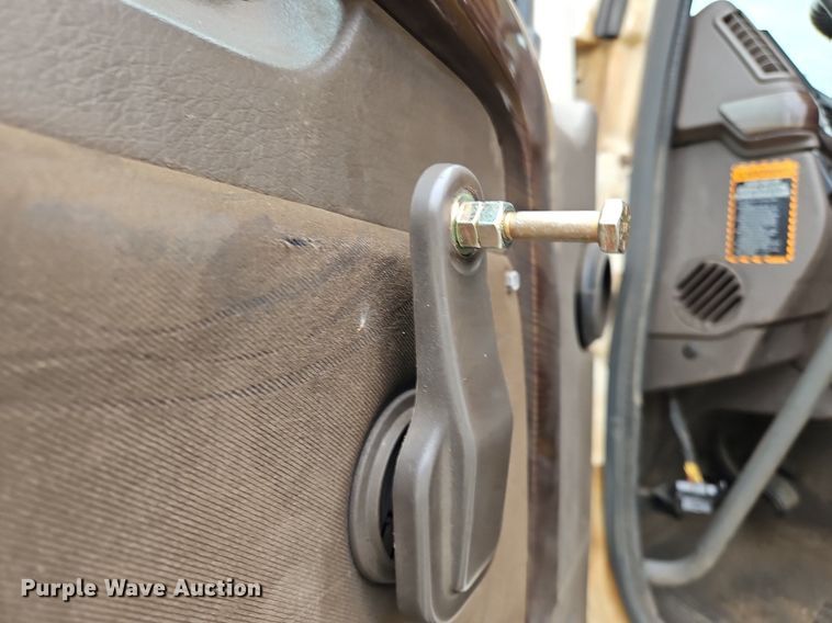 image for item NZ9042 2014 Volvo VNL  semi truck