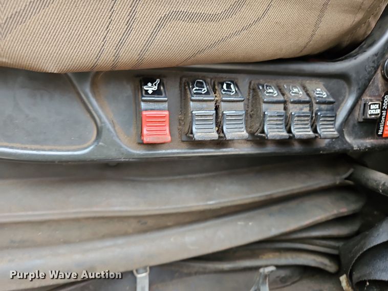 image for item NZ9042 2014 Volvo VNL  semi truck