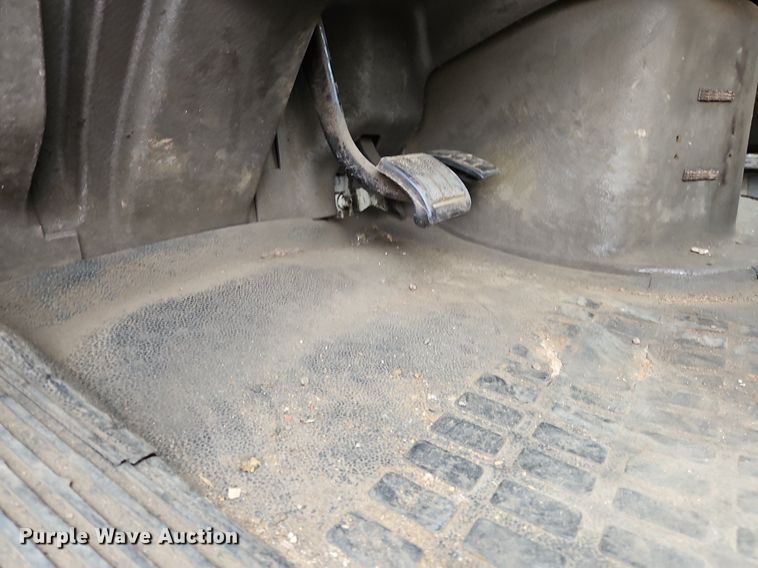 image for item NZ9042 2014 Volvo VNL  semi truck