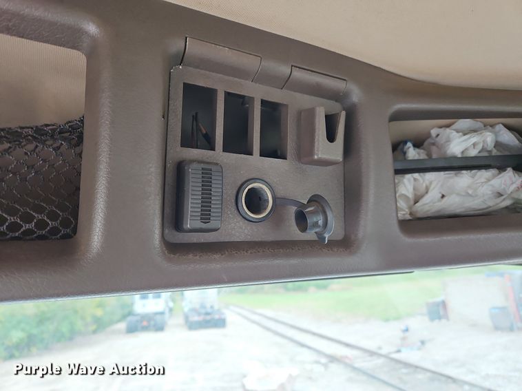 image for item NZ9042 2014 Volvo VNL  semi truck