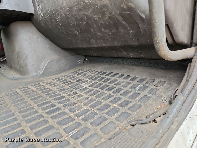 image for item NZ9042 2014 Volvo VNL  semi truck